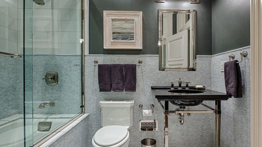 Guest Bathroom 2
